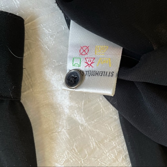 ❤️‍🔥3/$22❤️‍🔥 DYNAMITE Black sheer button-up blouse - Picture 4 of 7